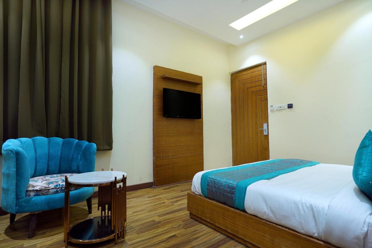Hotel Aura Grand By Levelup Hotels Amritsar Exterior foto