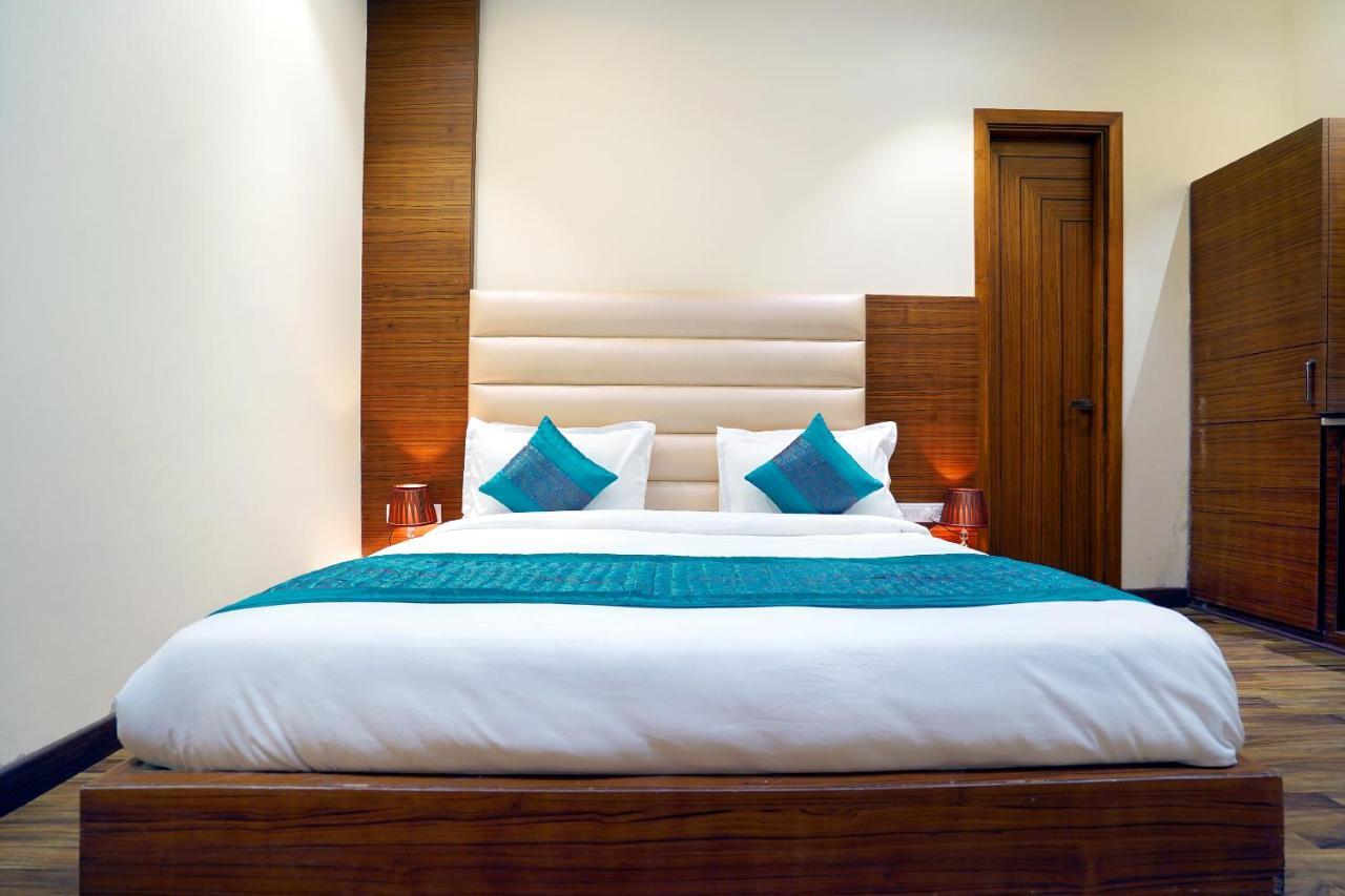 Hotel Aura Grand By Levelup Hotels Amritsar Exterior foto