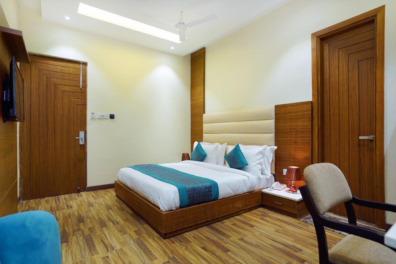 Hotel Aura Grand By Levelup Hotels Amritsar Exterior foto