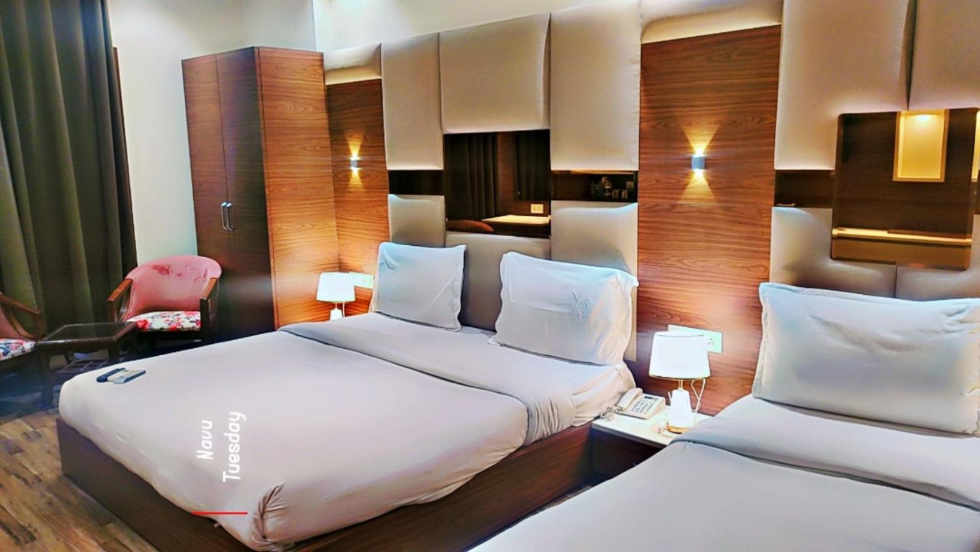 Hotel Aura Grand By Levelup Hotels Amritsar Exterior foto
